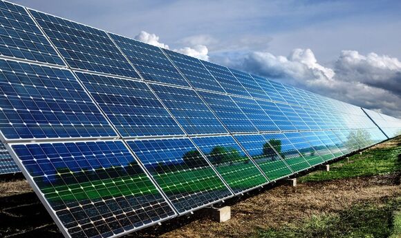 Adaptive Methodologies for Managing EPC Projects in Renewable Energy Under Hard Time Constraints